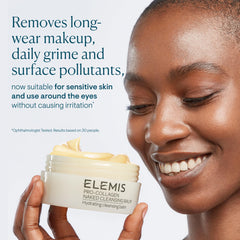 Elemis Aceite-Leche Desmaquillante: transforma la limpieza en leche hidratante para la piel.