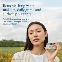 Elemis aceite-optimega nutre la piel durante la limpieza.