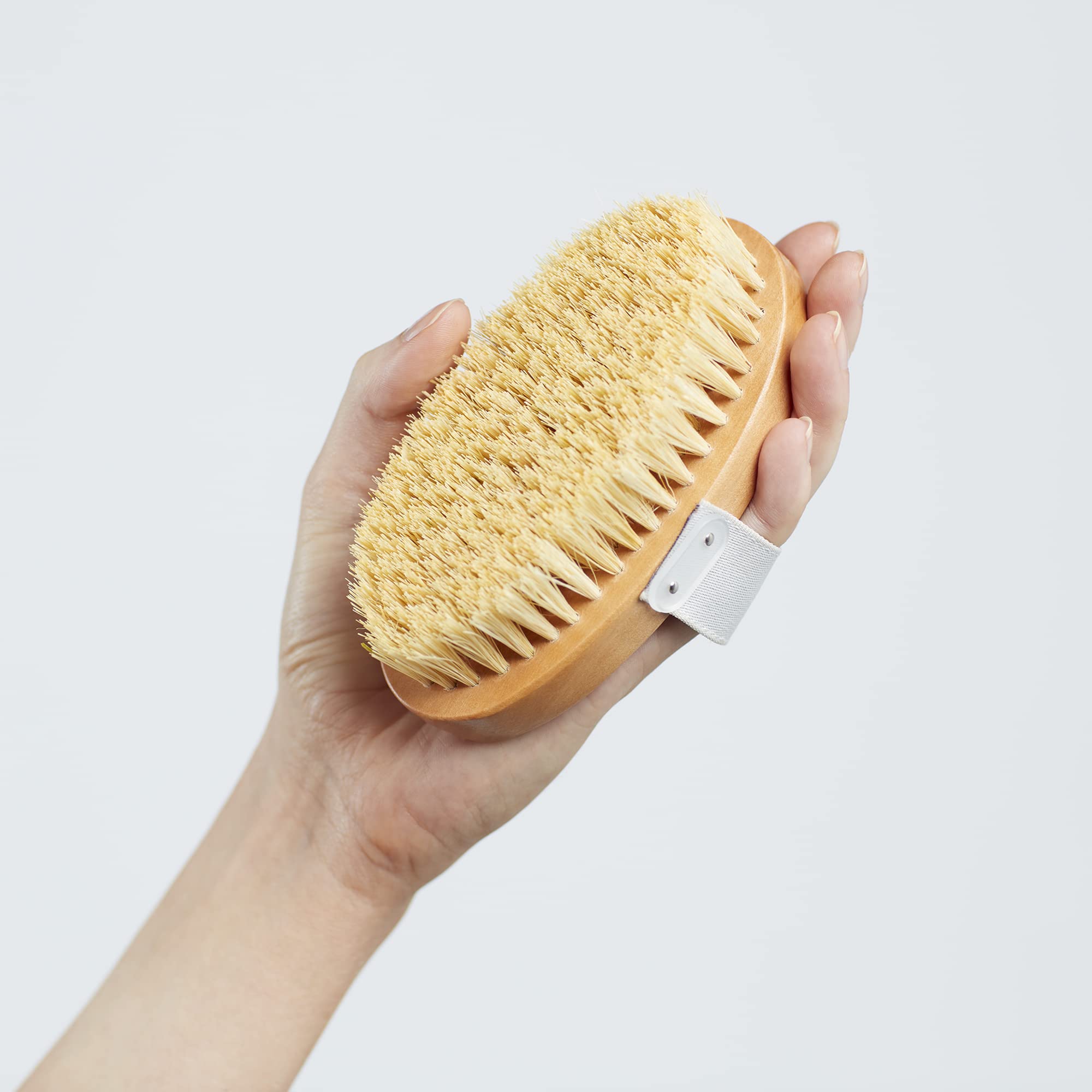 ELEMIS cepillo exfoliante para uso corporal en la rutina diaria