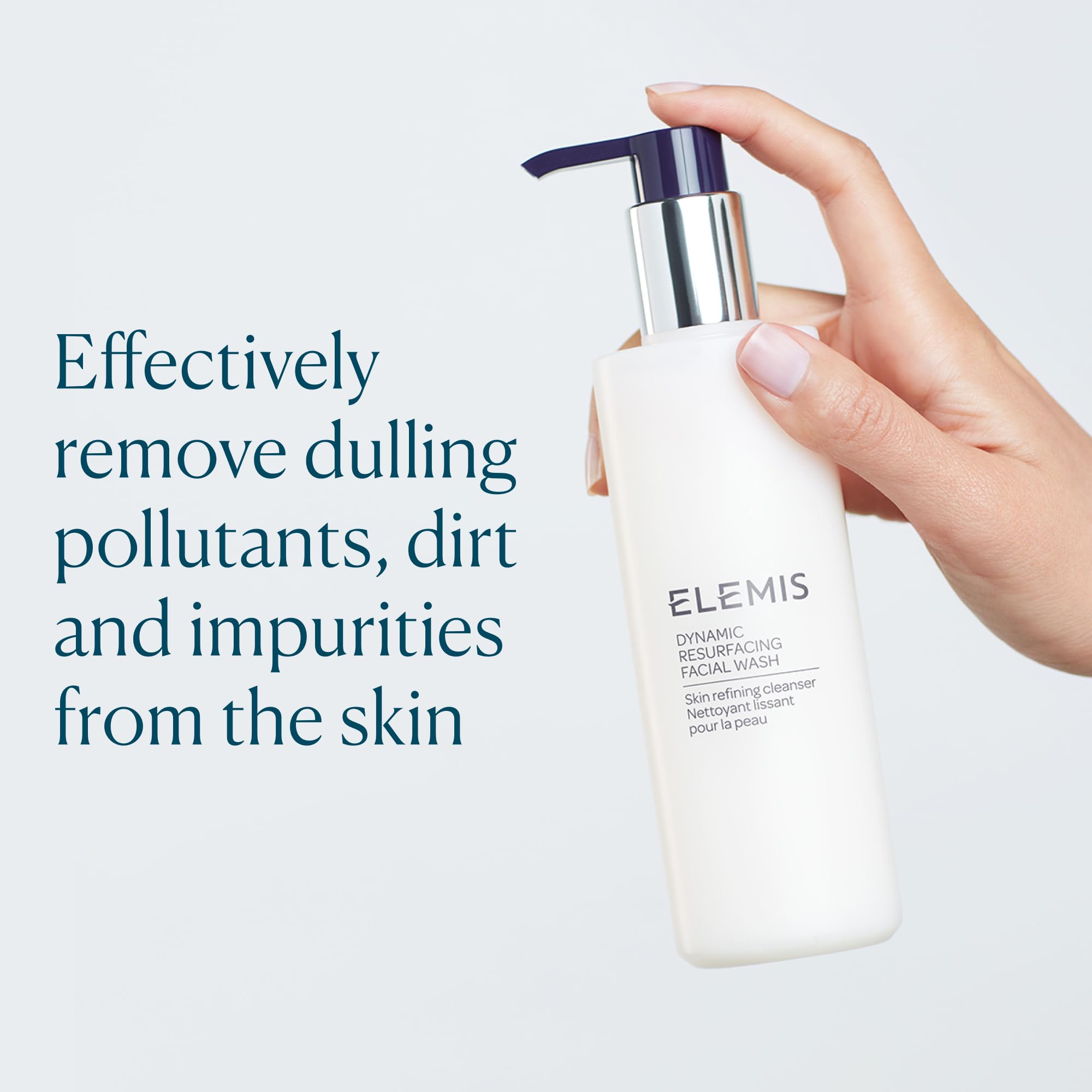 Gel limpiador de textura lisa de ELEMIS para uso diario.