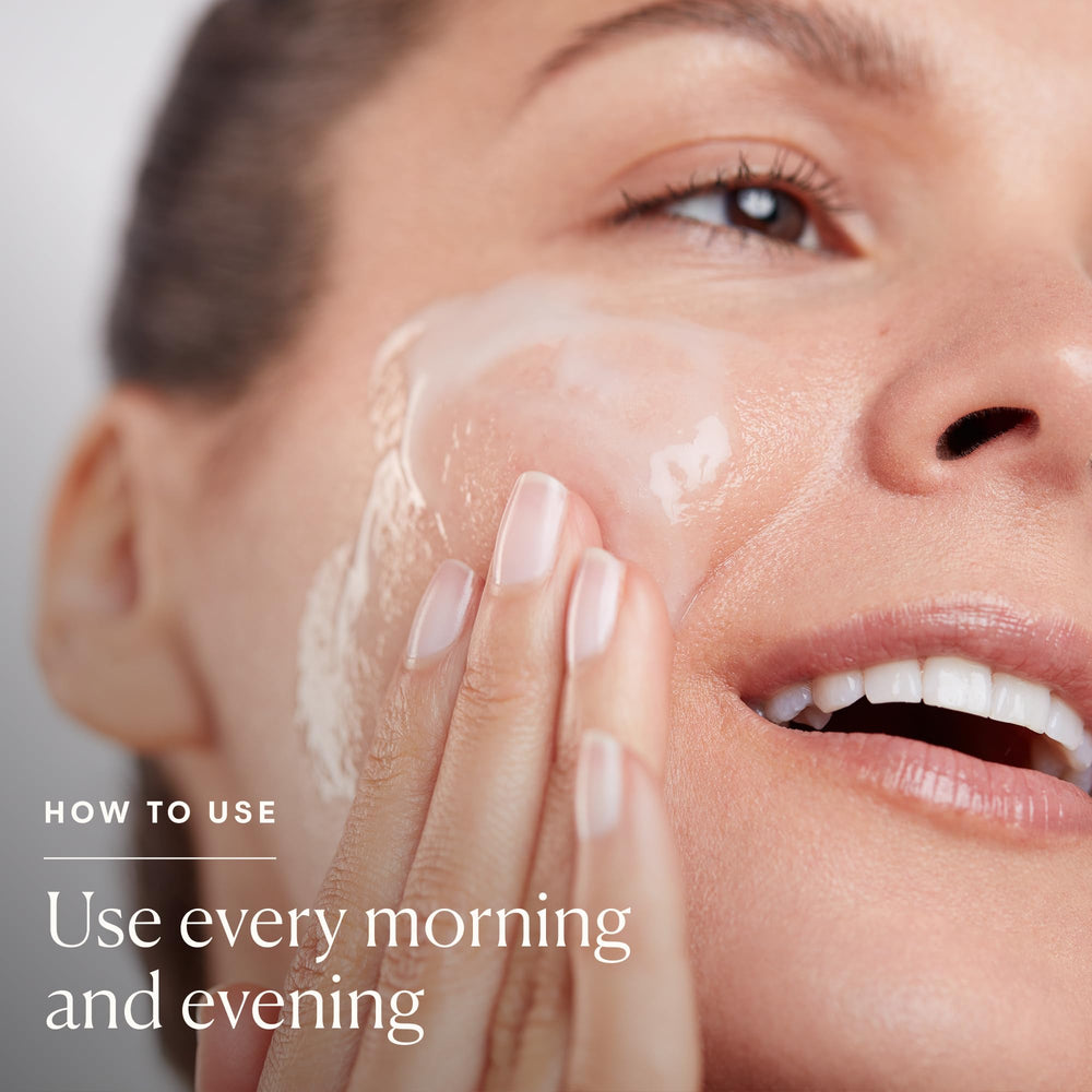 Moringa antioxidante de ELEMIS calma y nutre la piel.