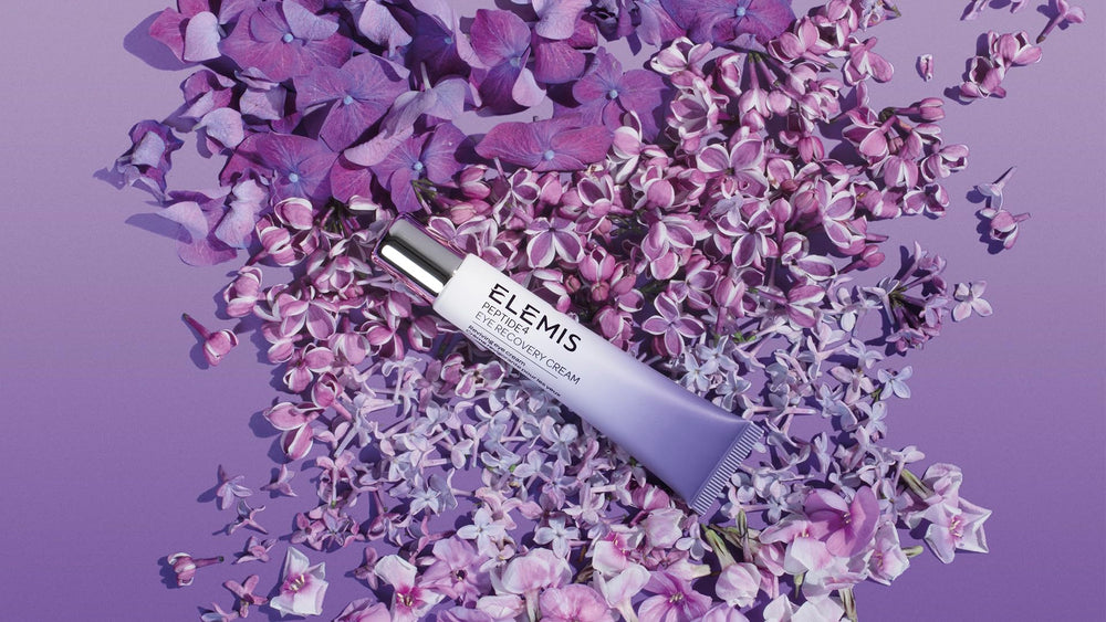 Textura refrescante de ELEMIS Peptide4 al aplicar alrededor de los ojos.