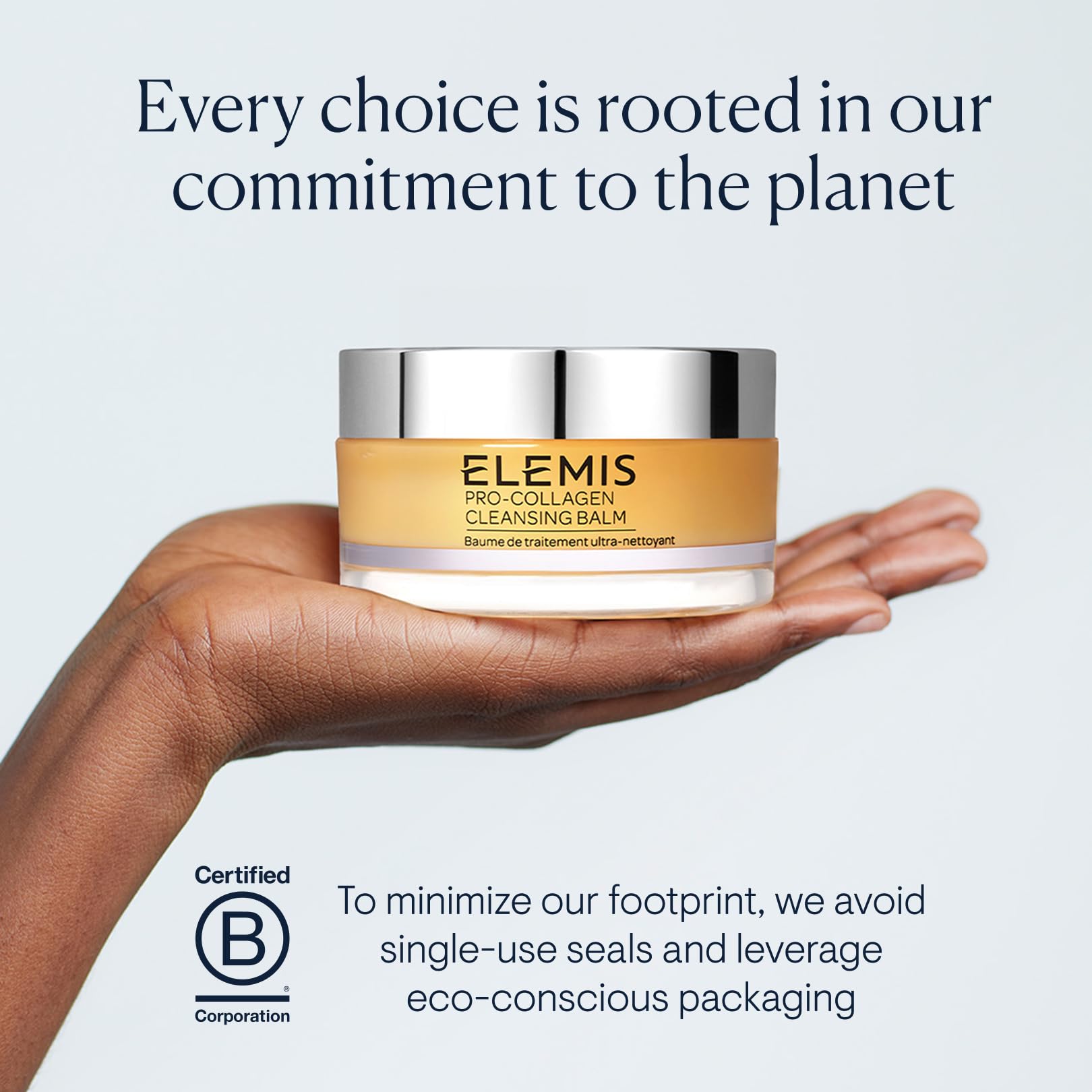 Masajea rostro, cuello y décolletage con ELEMIS Pro-Collagen Balm