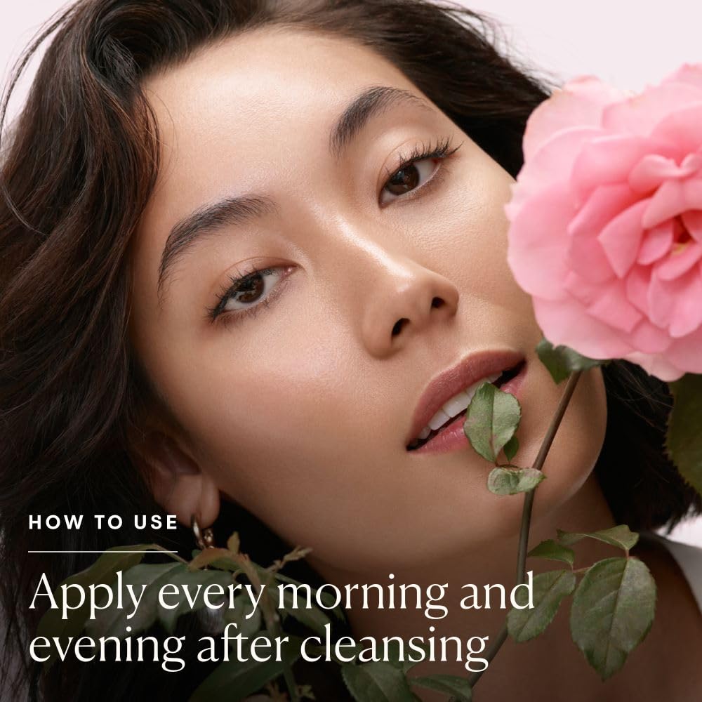 Textura ligera de ELEMIS Pro-Collagen Rose que se absorbe sin grasa.