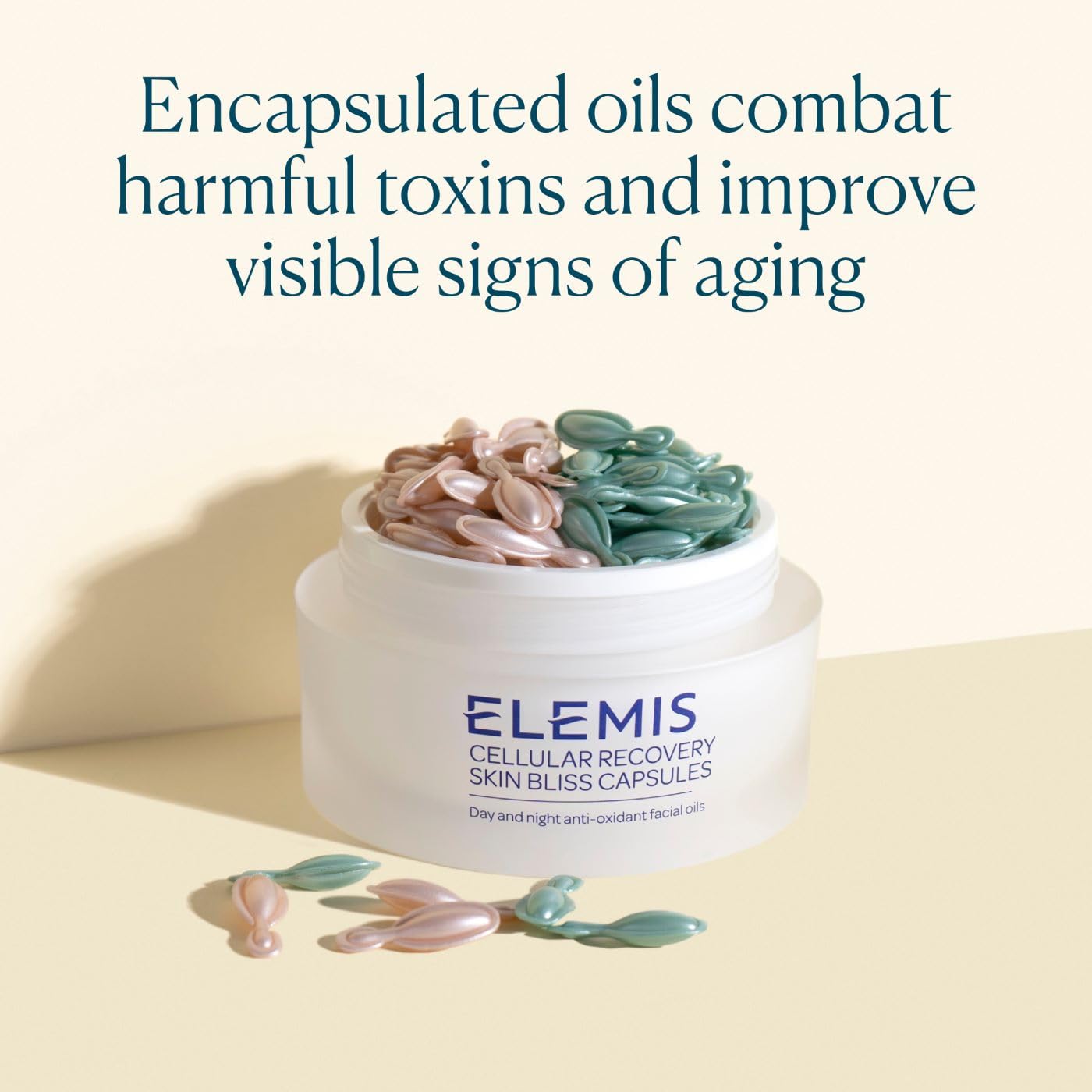 ELEMIS Skin Bliss Capsules: aplicación nocturna para reparación y protección.