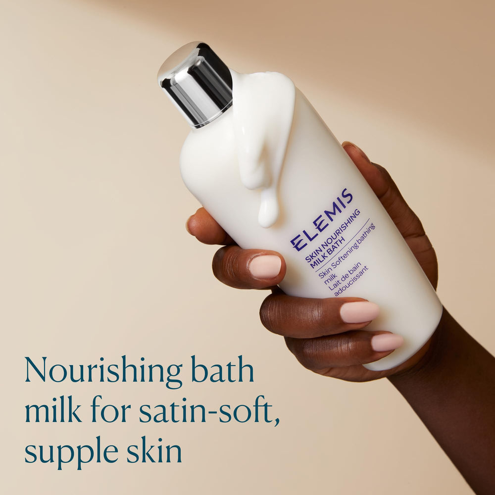 Textura cremosa de la leche de baño ELEMIS nutre y suaviza la piel