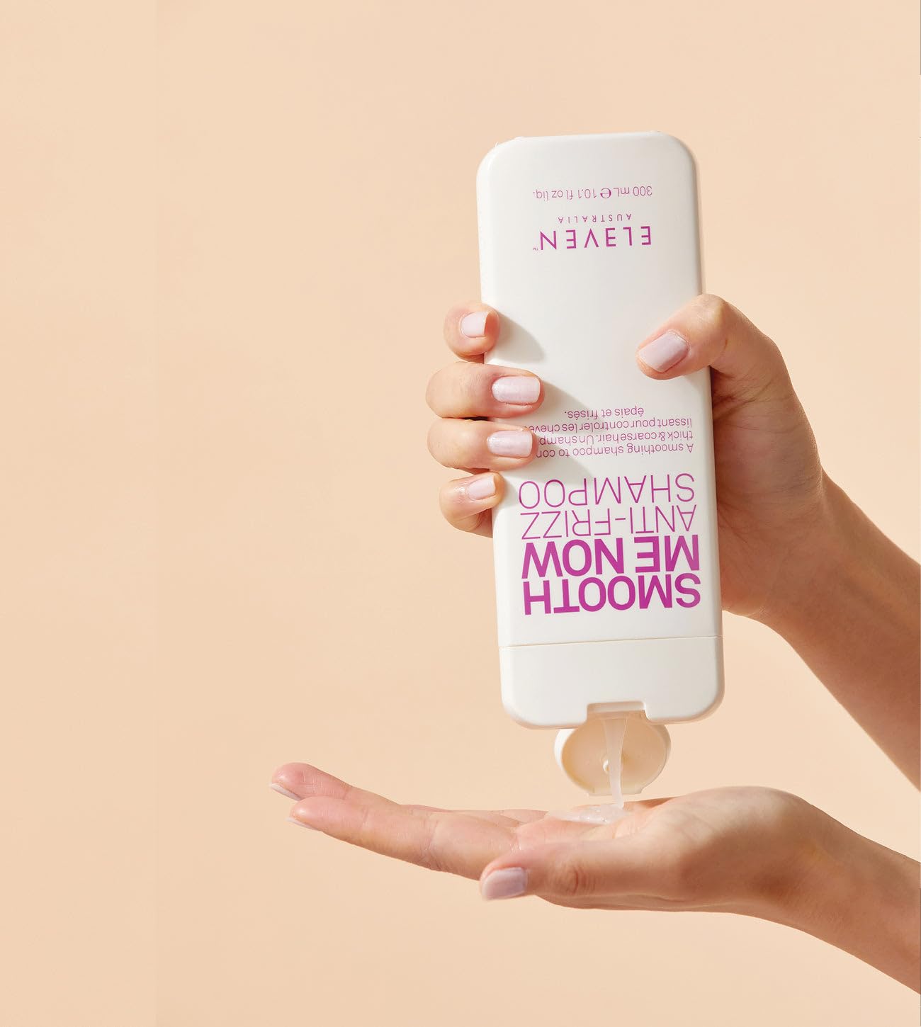 ELEVEN AUSTRALIA Smooth Me Now, modo aplicación, facilita peinado y reduce el frizz.