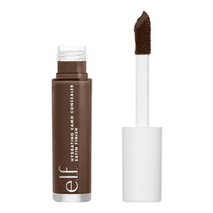 Corrector hidratante e.l.f. tono Ebano intenso cubre ojeras con acabado satinado.