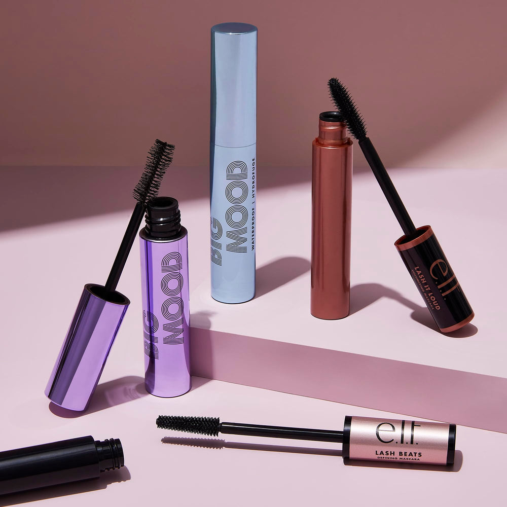 e.l.f. Lash It Loud pigmento marron oscuro para un look profundo