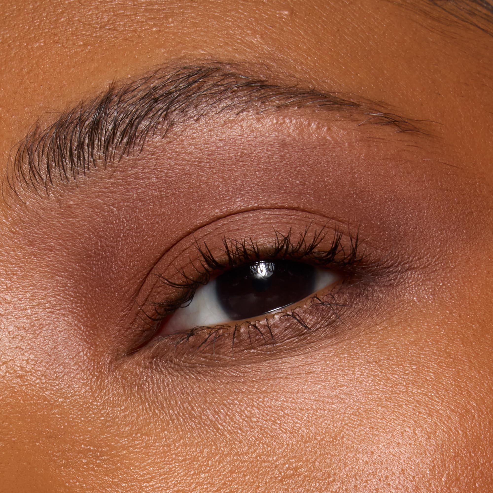Muestras de color de e.l.f. Perfect 10 en piel.