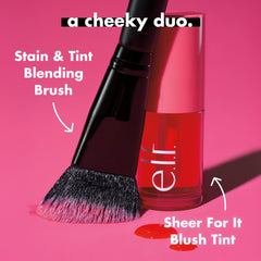 e.l.f. Sheer For It Blush Tint tono natural en labios para look diario.