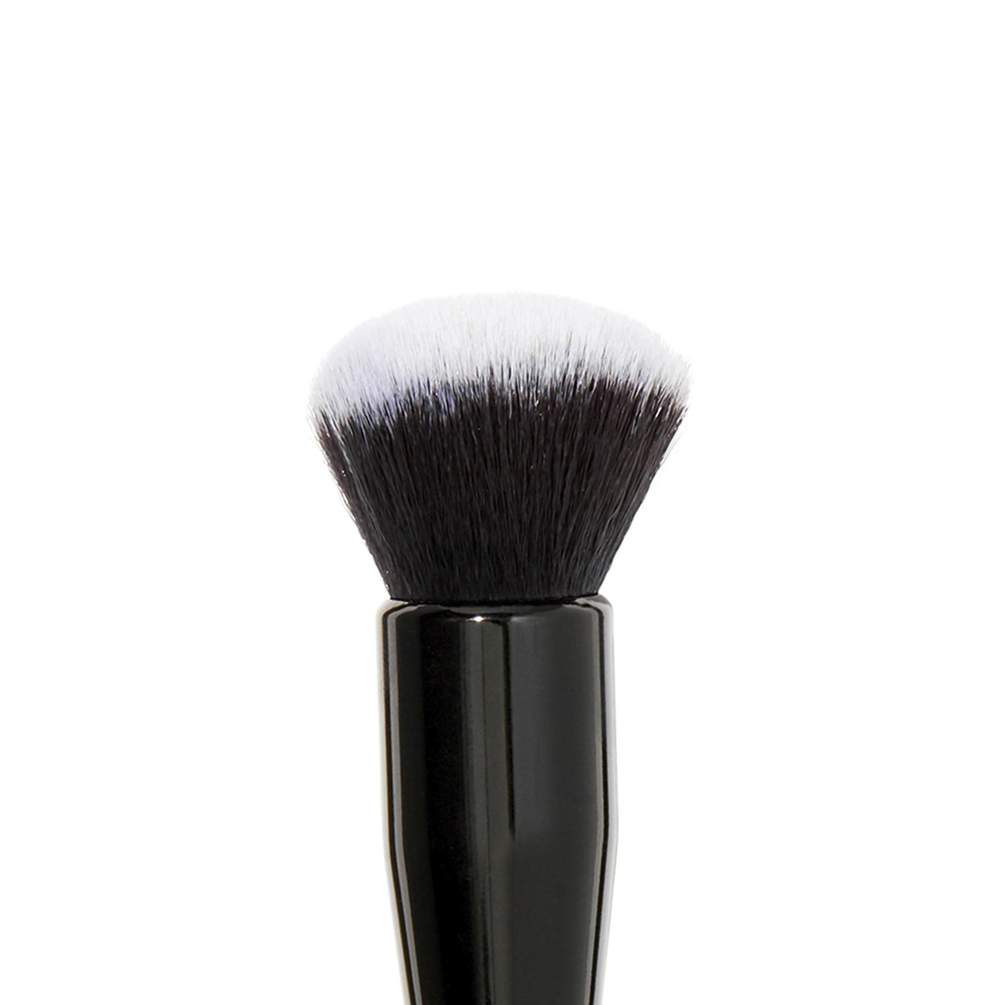 Brocha e.l.f. Ultimate Blending: fibras sintéticas ultrafinas para acabado profesional.