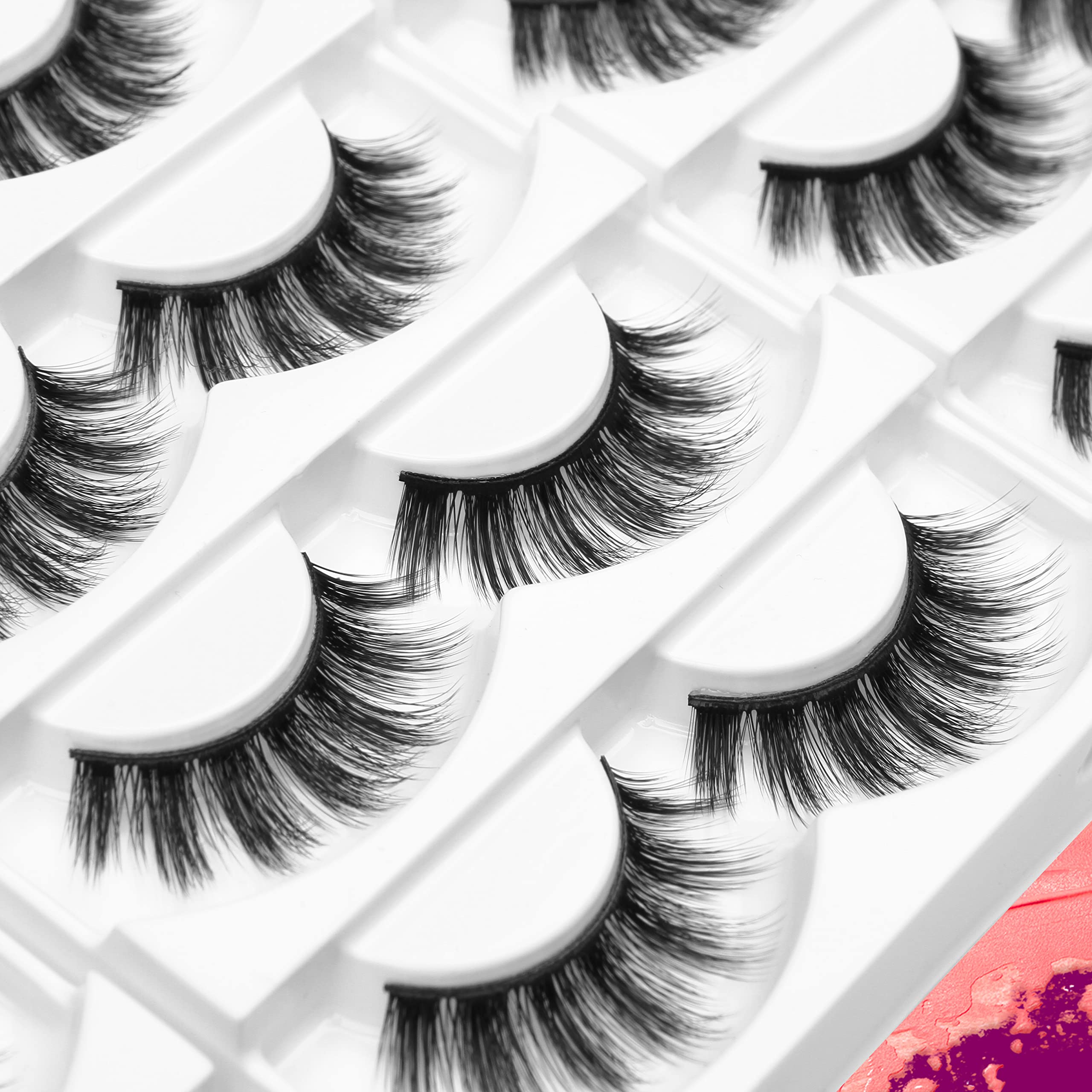 Pestañas Eliace para regalo con variedad de looks en un set.