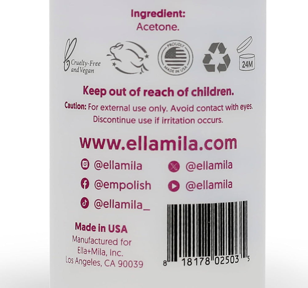 Aplicación de Ella+Mila en uñas para disolver gel y acrílico.