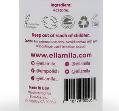 Aplicación de Ella+Mila en uñas para disolver gel y acrílico.