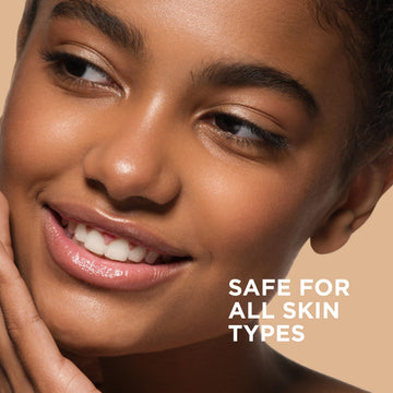 Aplicación suave de EltaMD Skin Restore en rostro y cuerpo.