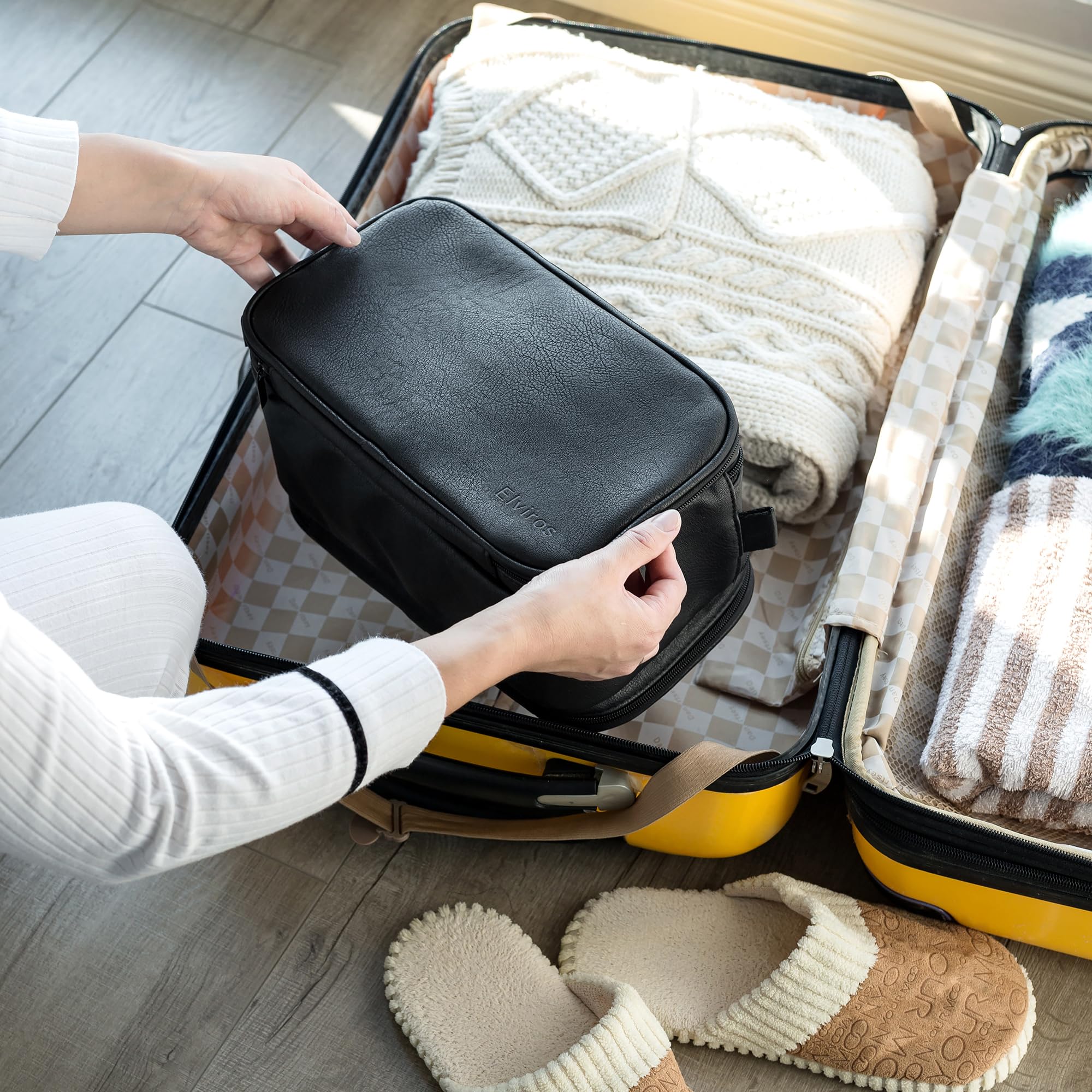Cierre y costuras reforzadas para viajes frecuentes.