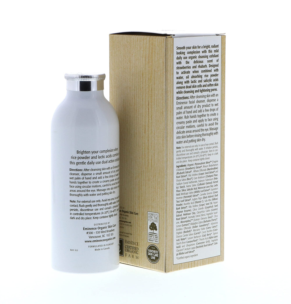 Aplicación suave en la palma para activar el exfoliante y reducir brillo ocasional