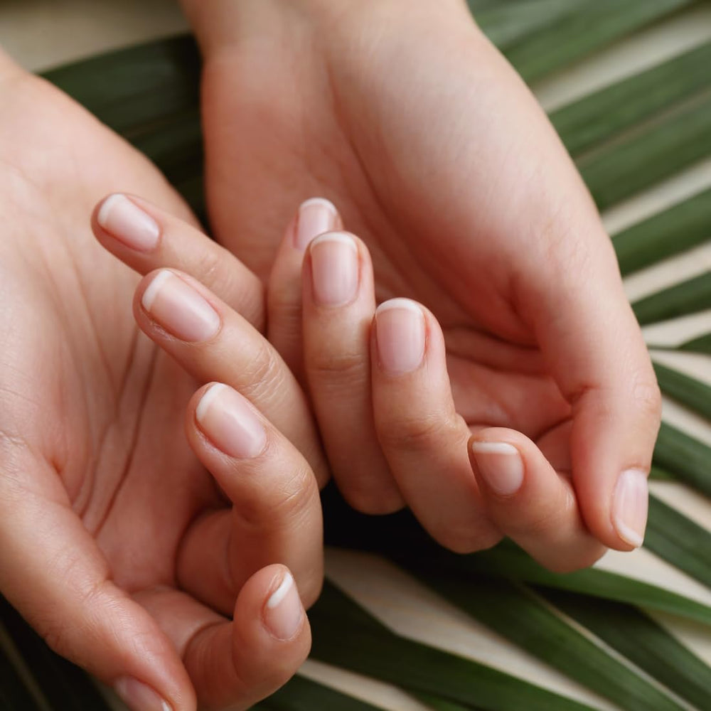 EMMA Beauty Scour Nail: envase de 3.3 oz ideal para uso diario.