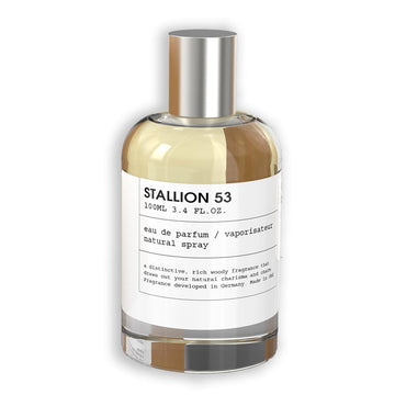 Emper Stallion 53: empaque con diseño contemporáneo