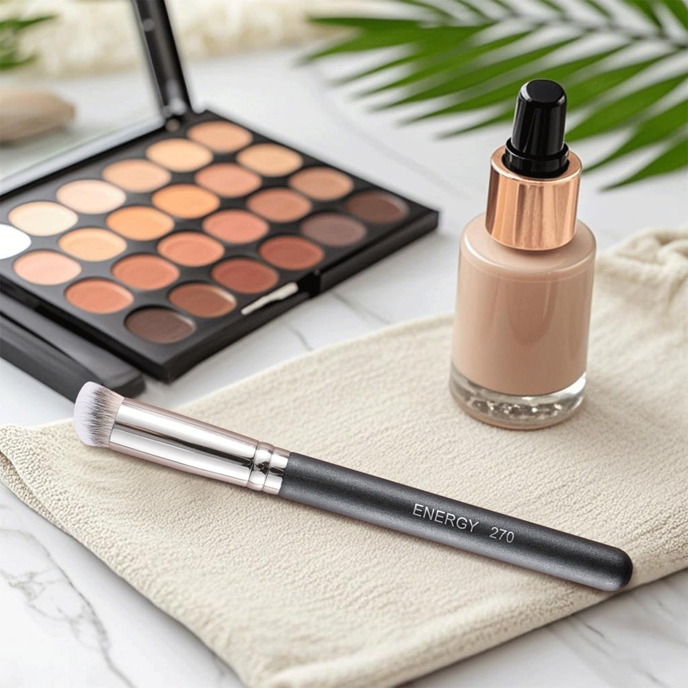 Pincel ENERGY 270 mini para maquillaje diario, viaje ligero.