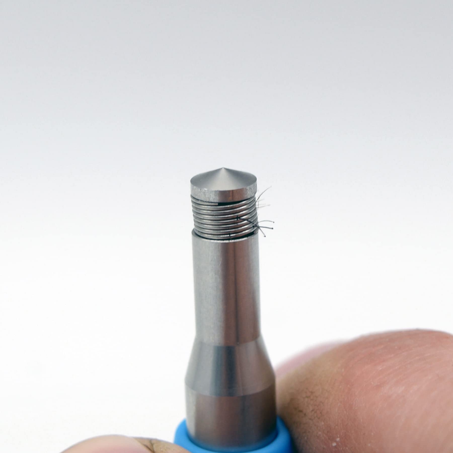 EQUADOSE Tweezy, diseño resistente a la corrosión ofrece durabilidad diaria.