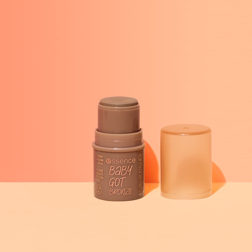 essence compacto portátil ideal para retoques rápidos y tono bronceado natural.