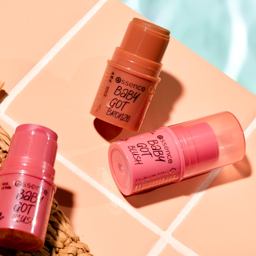 essence Baby Got Bronze: stick compacto ideal para bolso y viaje