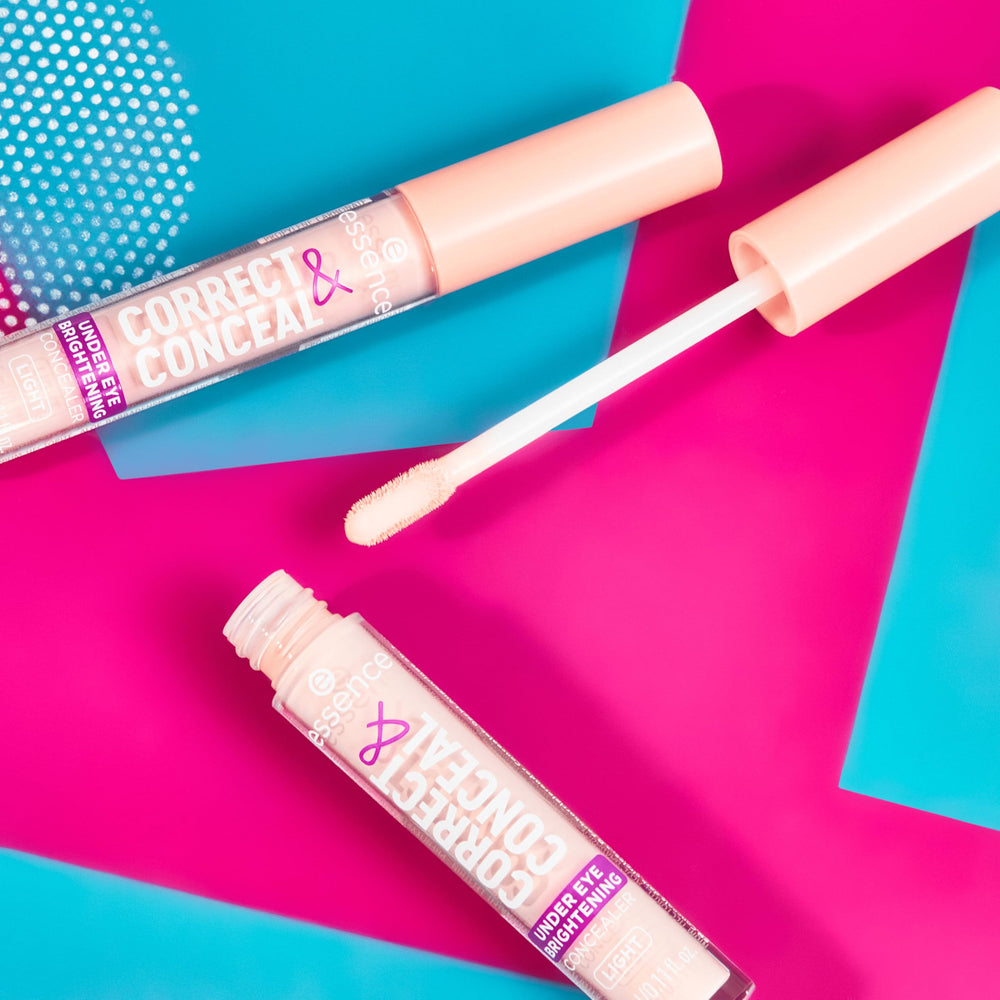 essence Corrector Iluminador contiene aloe vera para cuidado suave.