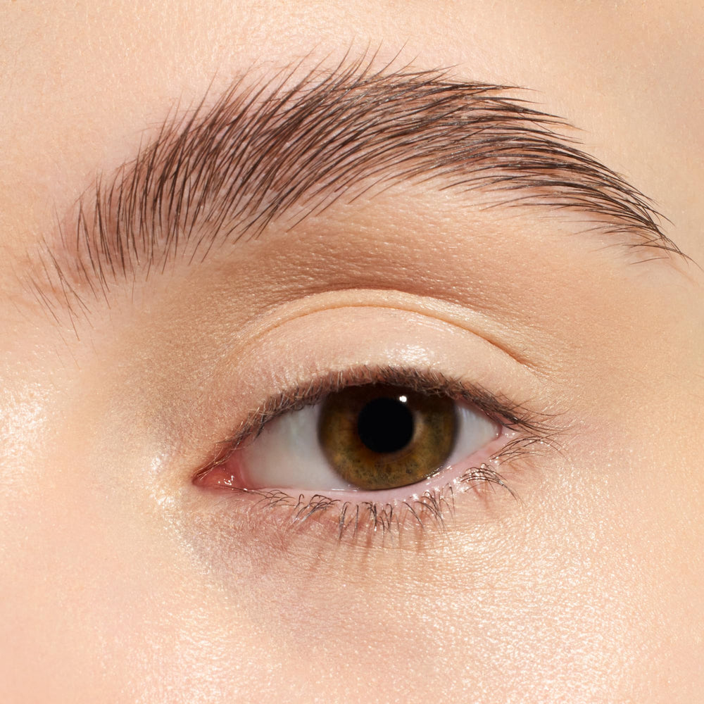 essence Fix It Like a Pro: secado rápido para fijar cejas durante el día