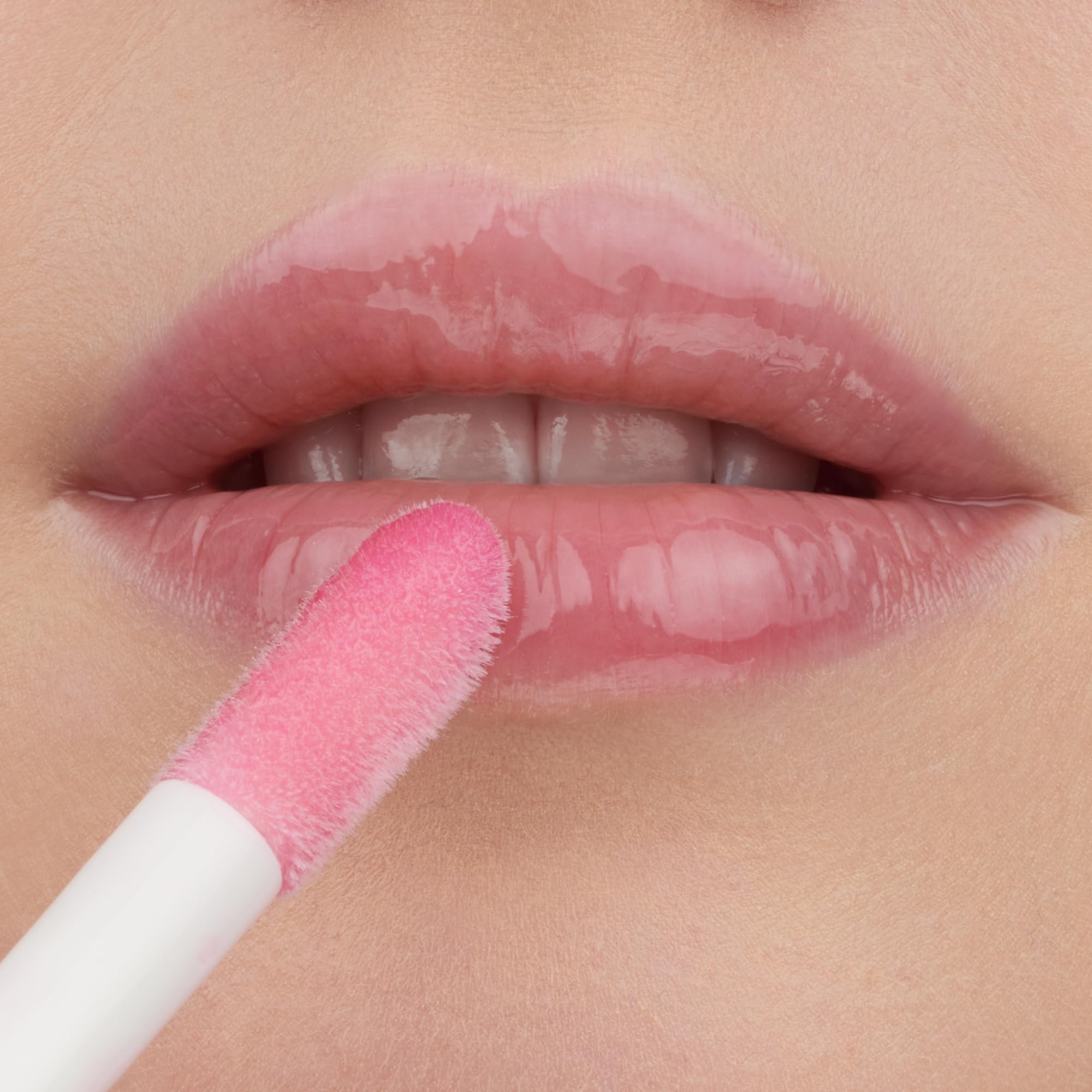 essence Hydra Kiss Lip Oil ácido hialurónico para labios nutridos.
