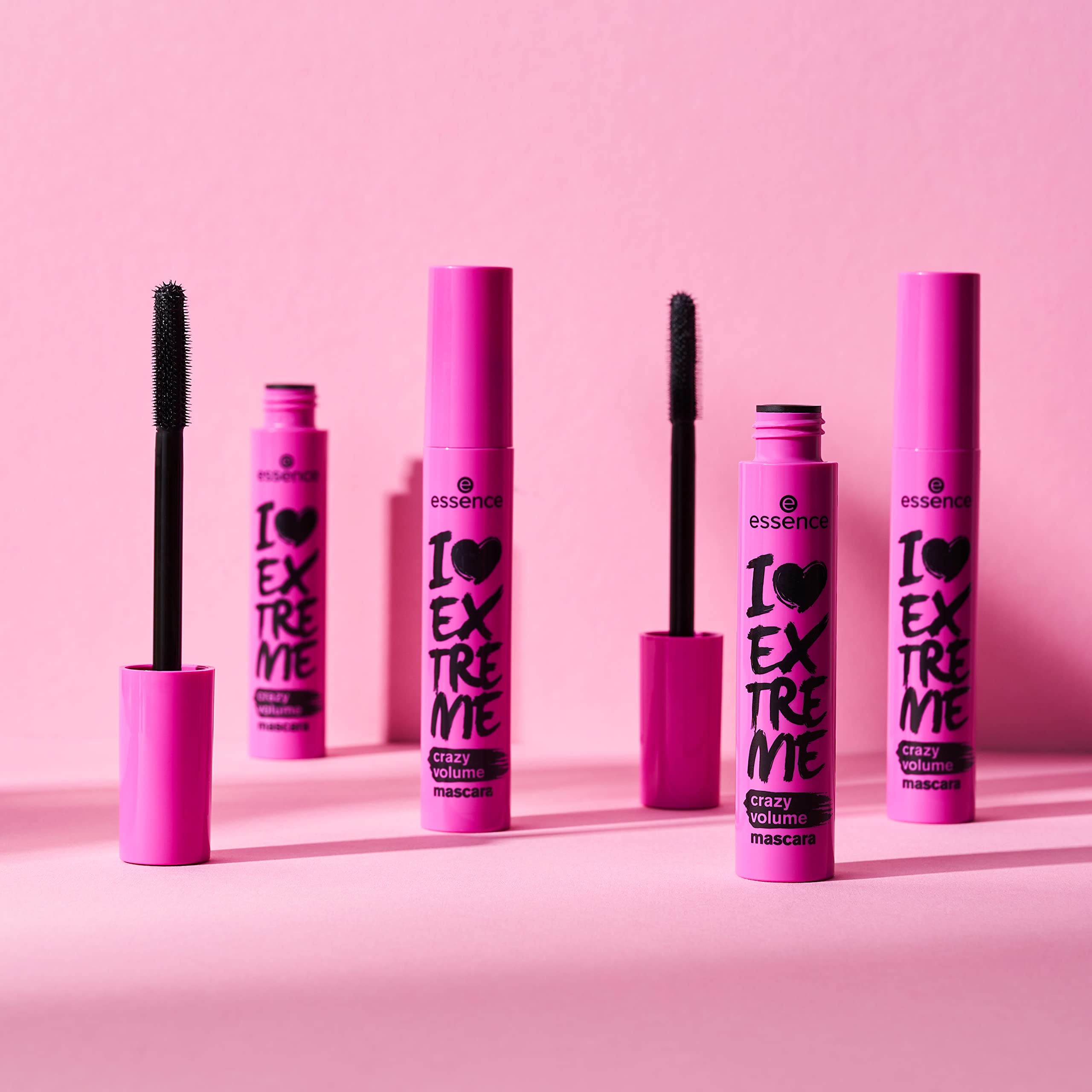 Libre de crueldad, essence I Love Extreme Crazy Volume Mascara opción ética.
