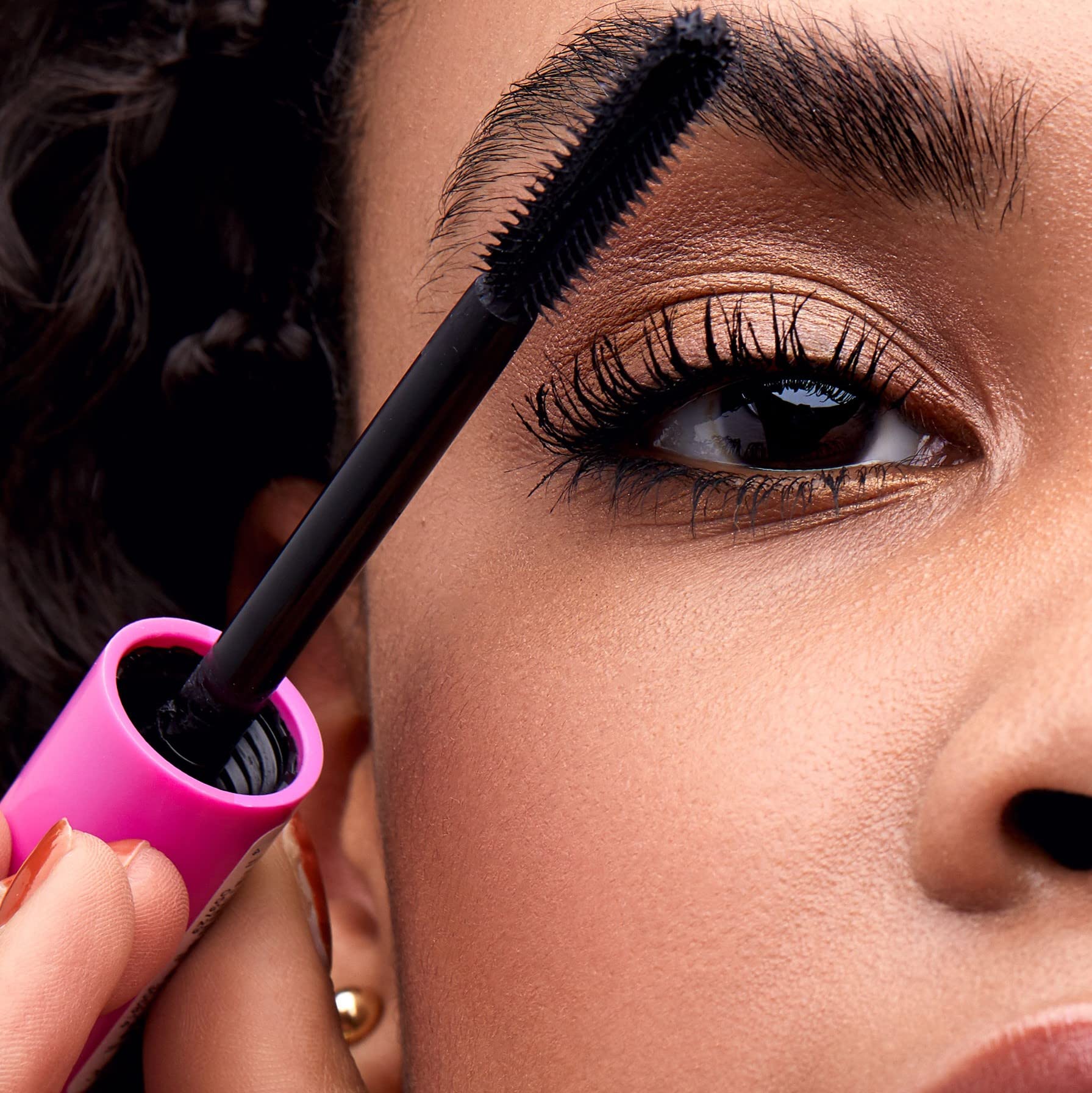 Volumen extremo de essence I Love Extreme Crazy Volume Mascara para pestañas más densas.