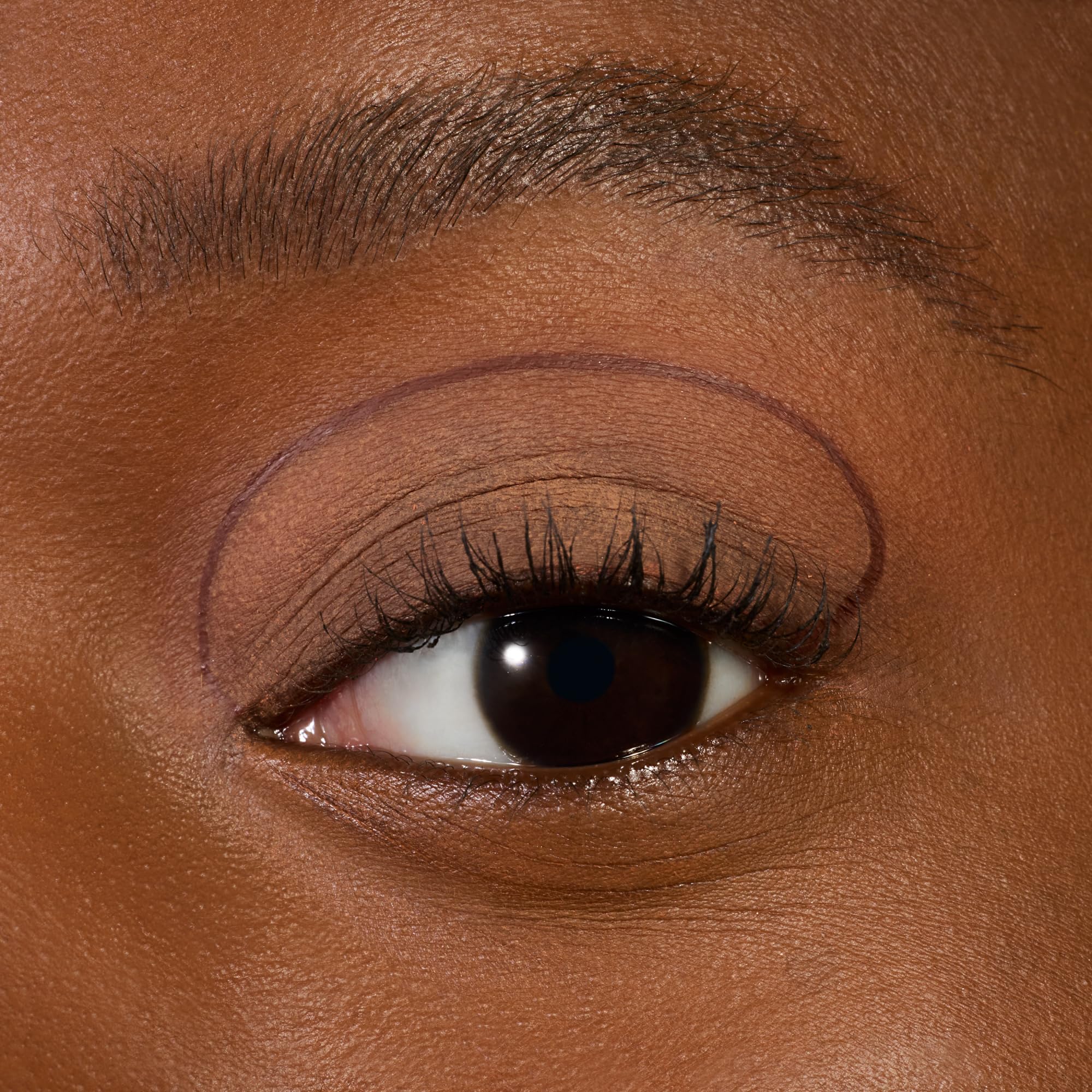 essence Lash Princess envase de lujo para una experiencia premium.