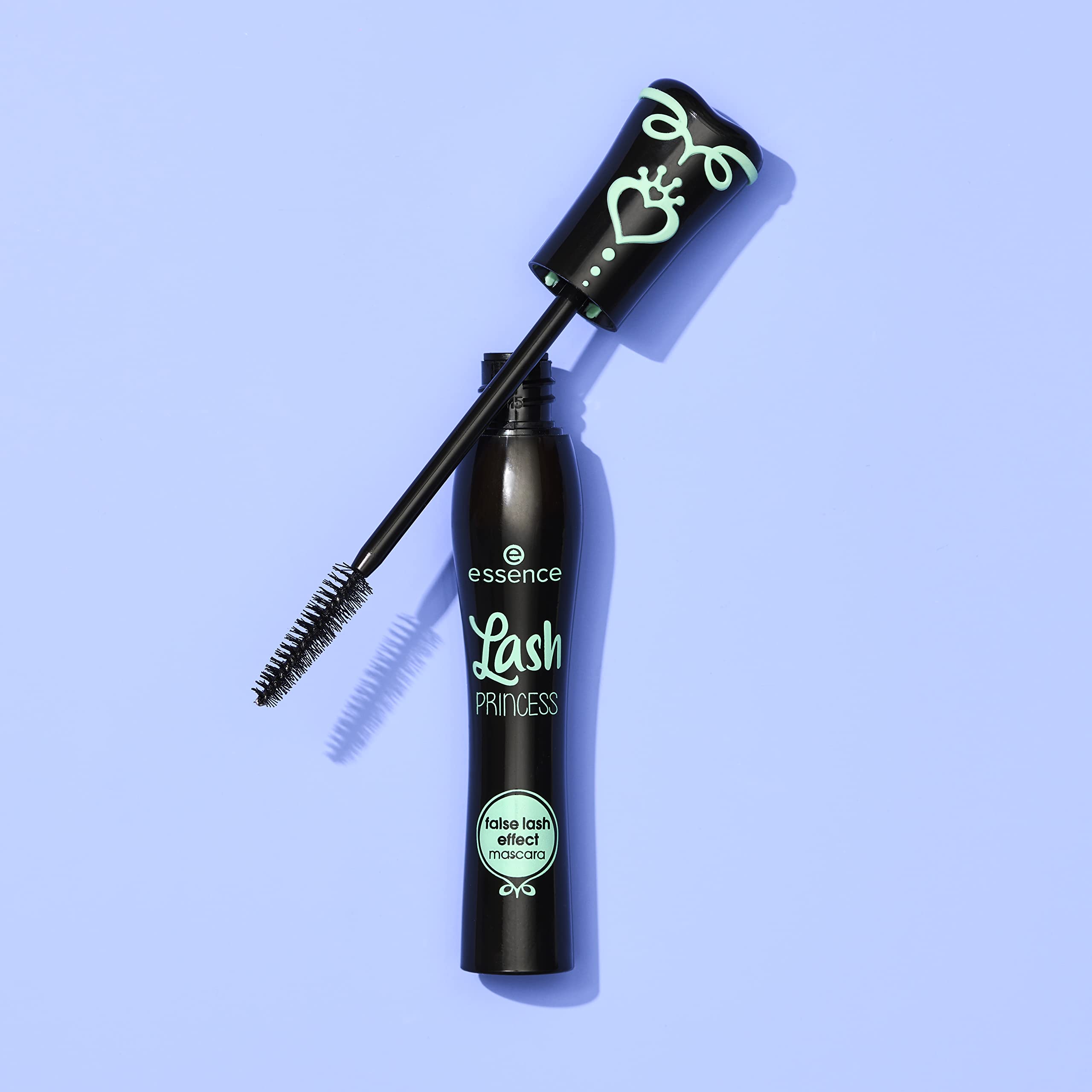 essence Lash Princess Máscara fabricada en Luxemburgo con control de calidad