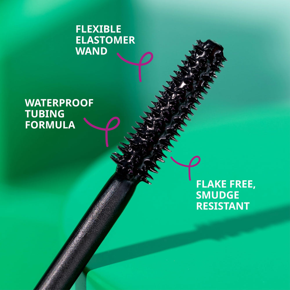 essence Lash Without Limits aporta volumen intenso en una pasada para un resultado definido.