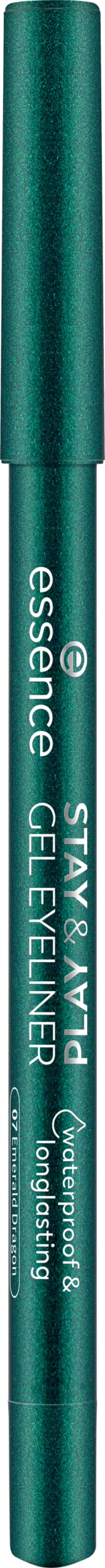 Delineador gel essence Stay & Play aplicado con precisión en el párpado.