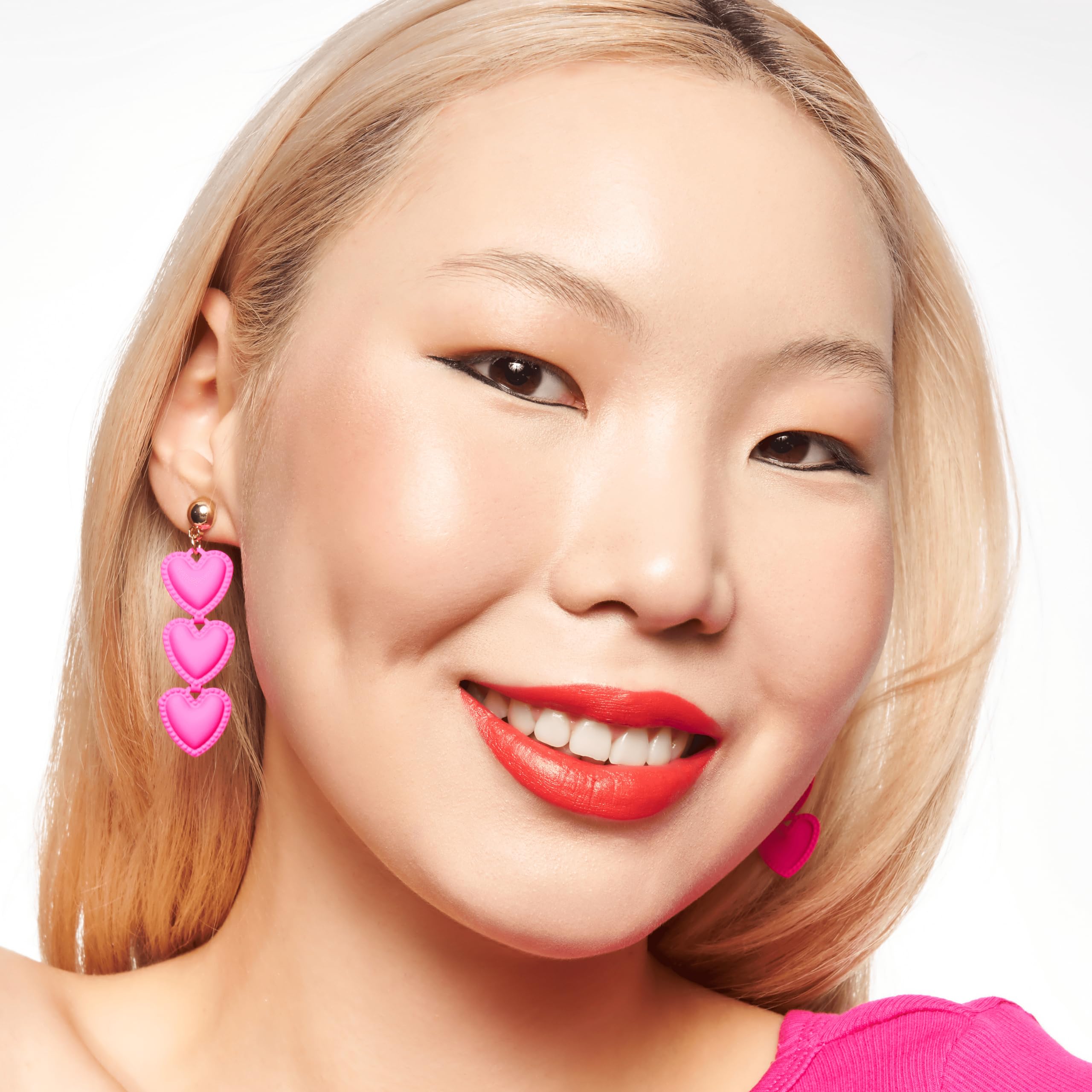 delineado fino y controlado con essence Stay & Play Gel Eyeliner Pot