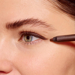 Stay & Play Gel Eyeliner, delineado definido con acabado duradero.