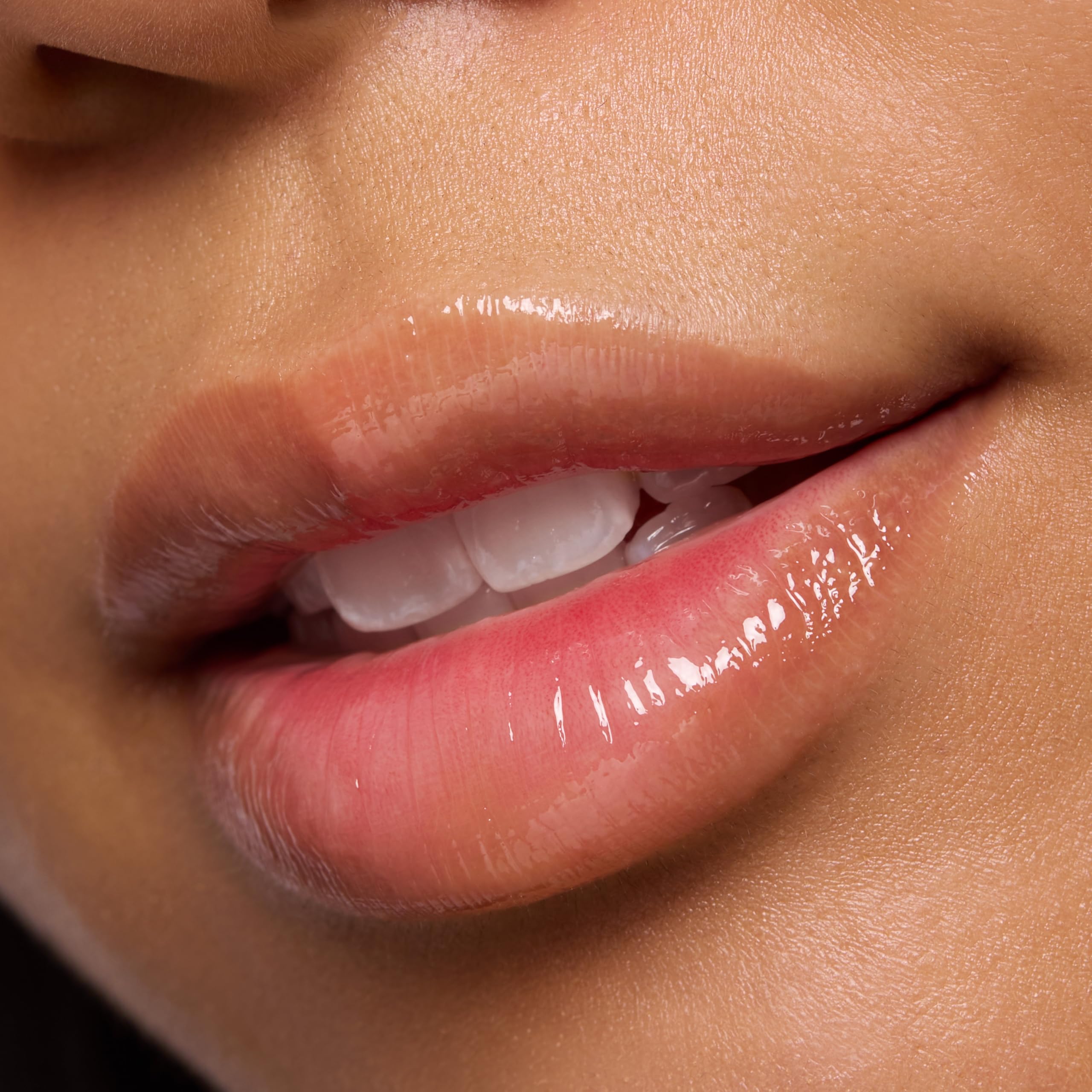 essence tratamiento labial aplicación precisa para realzar el color de los labios.