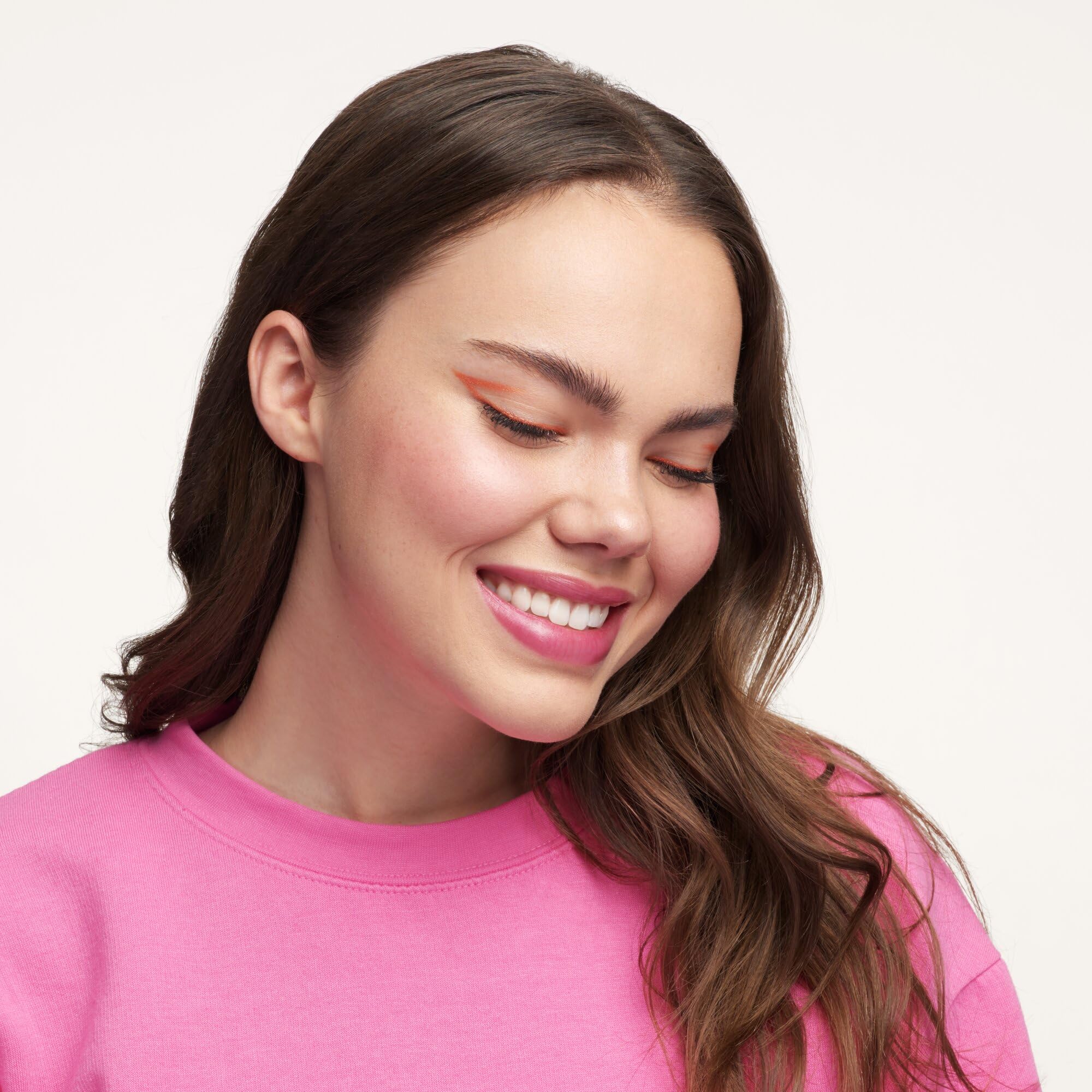 essence brillo natural para un look fresco y cotidiano