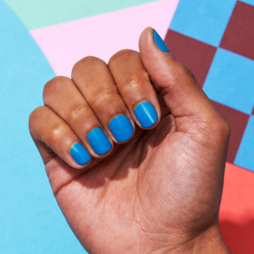 Brocha de essie facilita una aplicación profesional, sin rastros.