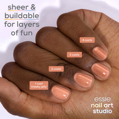 essie Cheeky Jelly ofrece un acabado translúcido para looks sutiles y capas personalizadas.