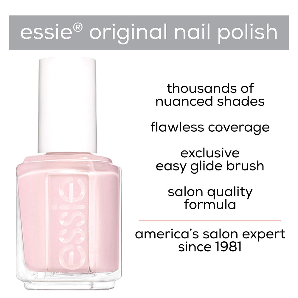 Escena en casa usando essie Geranio para un look diario.