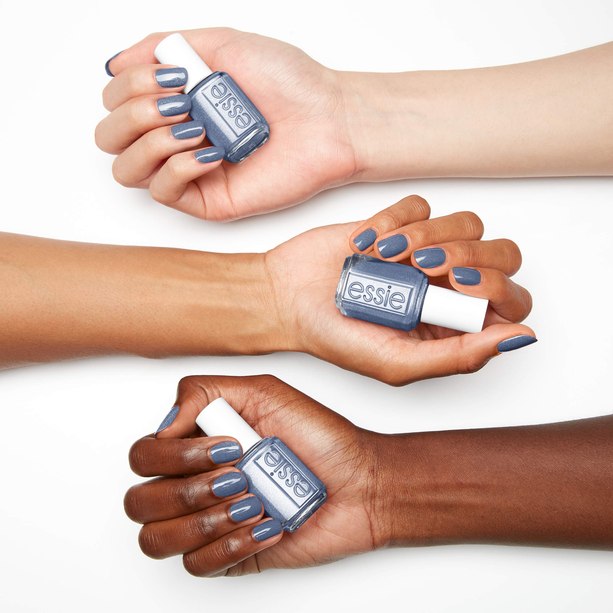 Uñas con dos capas de essie From A to Zzz mostrando cobertura uniforme.