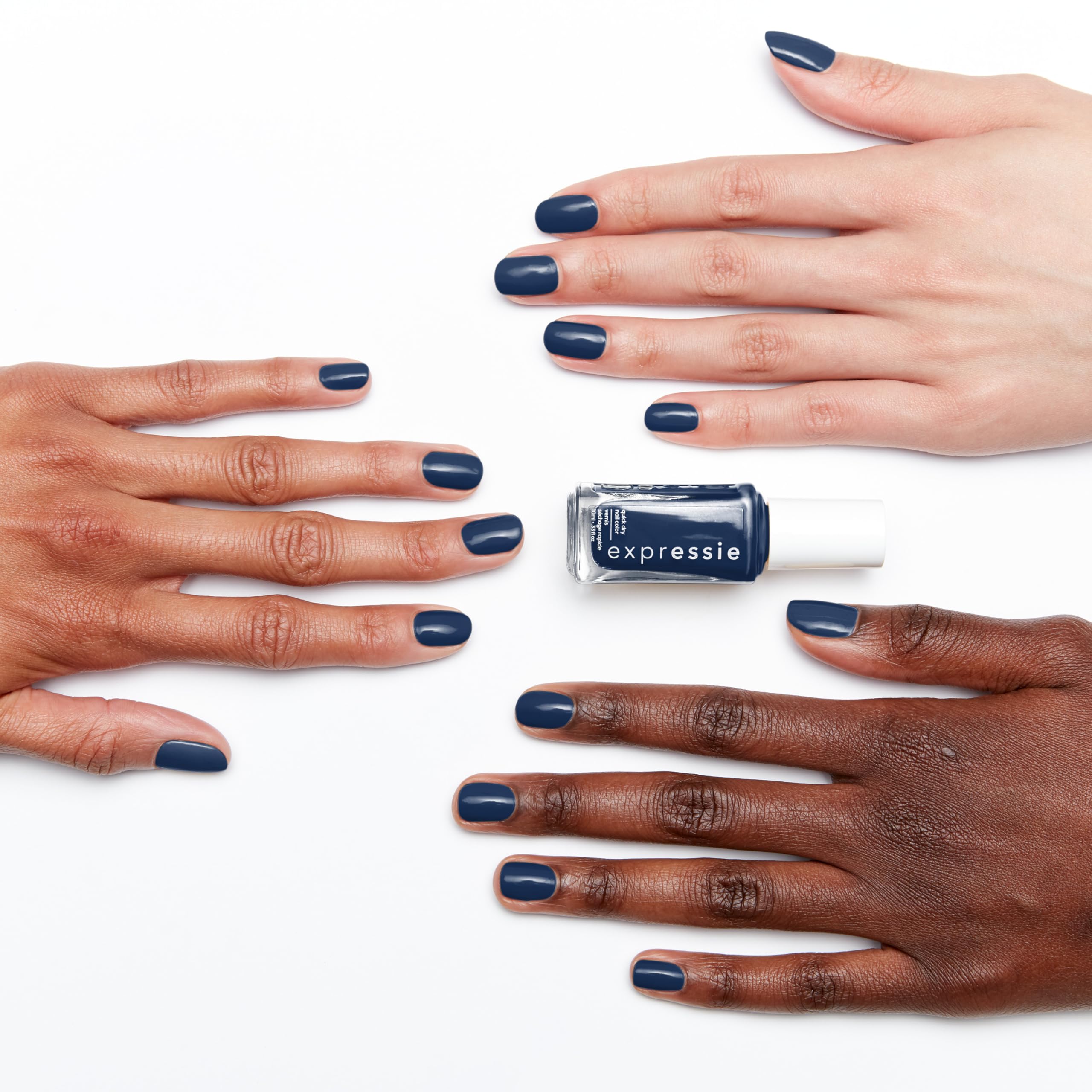 Esmalte essie expressie, acabado cremoso azul intenso.