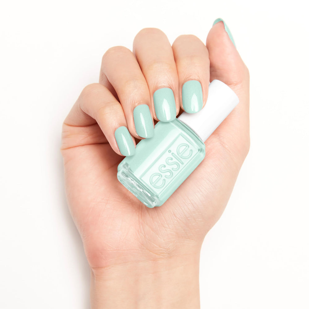 essie Seas The Day aplicación sin rayas para un color liso