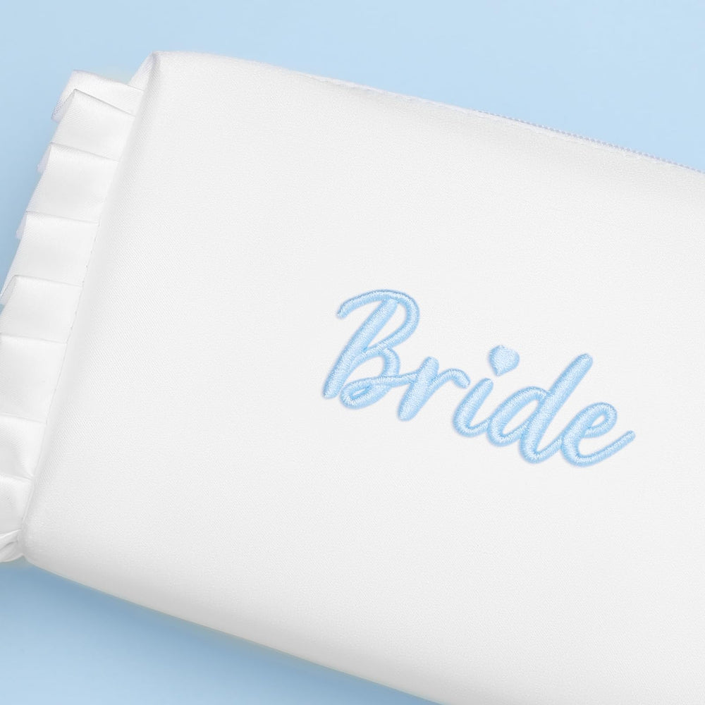 Medidas de la bolsa Etercycle Bride: 6,5 x 5 x 2,5 pulgadas para cosméticos.