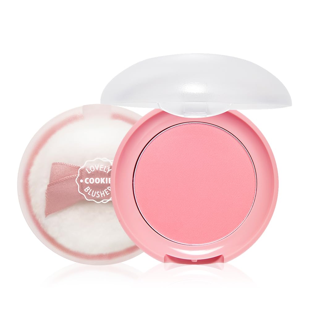 ETUDE Lovely Cookie Blusher pomelo jelly muestra textura suave con brillo natural.