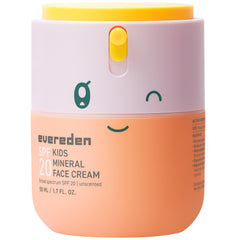 Evereden crema facial para niños en botella, protege e hidrata la piel diaria.